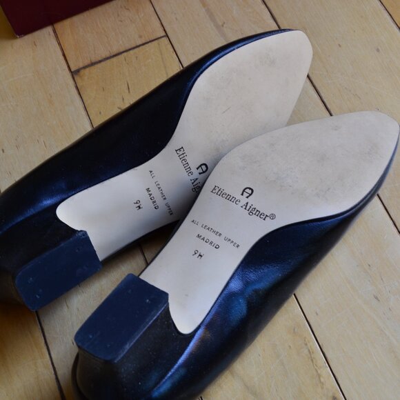 Vintage Etienne Aigner Madrid Leather Heels in Classic Black Size 9 - Picture 7 of 13